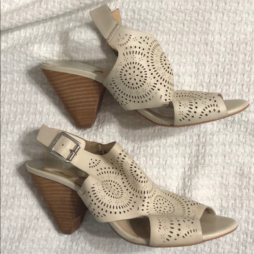 Vince Camuto heels bone color very gently worn